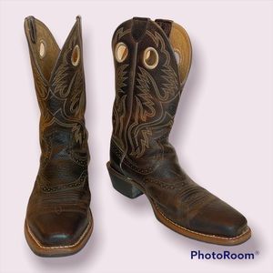 ARIAT Heritage Roughstock Square Toe Boot